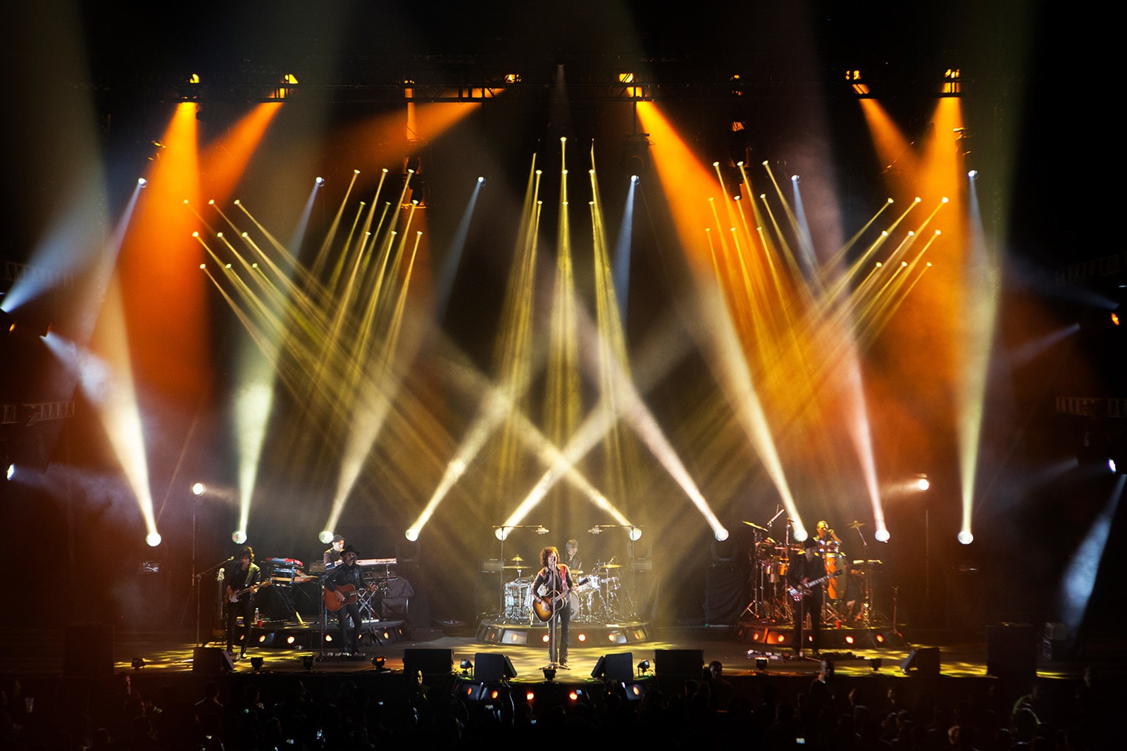 Bunbury — escenario luces doradas