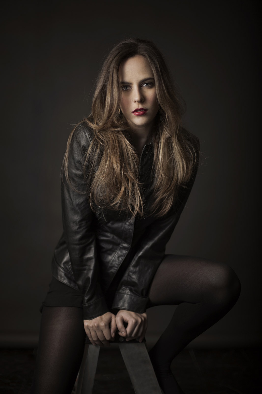 Retrato cuero negro estudio